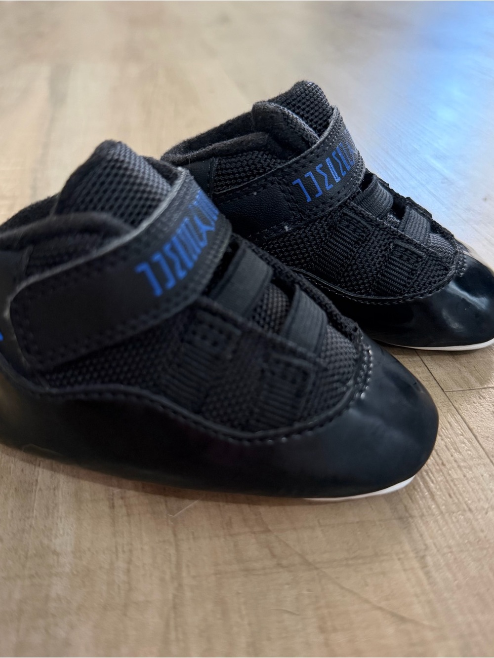 Baby Jordan Retro 11 - Size 2c